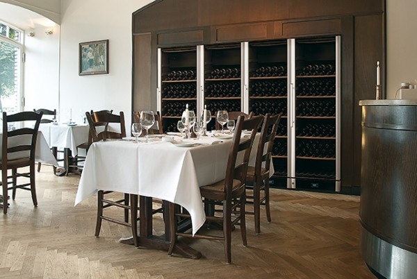 Weinkühlschrank 338 Liter, 5–22 °C, UV-Glastür, für 146 Flaschen, statische Kühlung