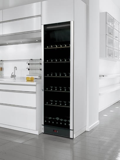 Weinkühlschrank 338 Liter, 5–22 °C, UV-Glastür, für 146 Flaschen, statische Kühlung