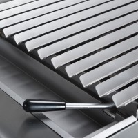 Vorschau: Gas-Lavastein-Grill, mit V-Rost, 13,0 kW Vorschau: Gas-Lavastein-Grill, mit V-Rost, 13,0 kW