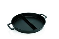 Eisenguss-Riesenpfanne, rund, 2 Unterteilungen, 2 Griffe, Ø 500 mm, Höhe 70 mm Eisenguss-Riesenpfanne, rund, 2 Unterteilungen, 2 Griffe, Ø 500 mm, Höhe 70 mm