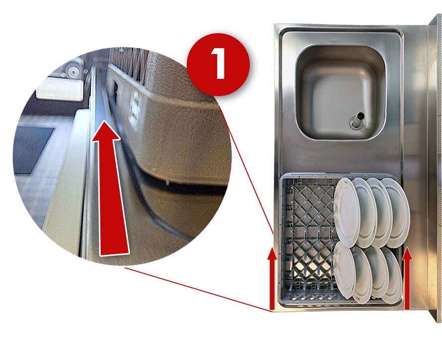 Die Korbführungsbahn erleichtert das Arbeiten an der Spüle