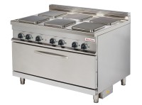 Der Ofen ist in einer Perspektive von vorne seitlich zu sehen. Die Klappe des Maxi-Ofens ist geschlossen. Der Hintergrund ist Der Ofen ist in einer Perspektive von vorne seitlich zu sehen. Die Klappe des Maxi-Ofens ist geschlossen. Der Hintergrund ist weiß.