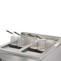 Vorschau: Elektro-Fritteuse, 2 Becken je 24 Liter, Unterbau mit 2 Türen - SOLOTEC 900 Vorschau: Elektro-Fritteuse, 2 Becken je 24 Liter, Unterbau mit 2 Türen - SOLOTEC 900
