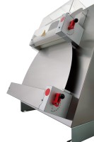 Vorschau: PREMIUM Teig-Ausrollmaschine, Walzen 300-430mm, Teigstärke 1-4mm, Teigmenge 210-700g Vorschau: PREMIUM Teig-Ausrollmaschine, Walzen 300-430mm, Teigstärke 1-4mm, Teigmenge 210-700g